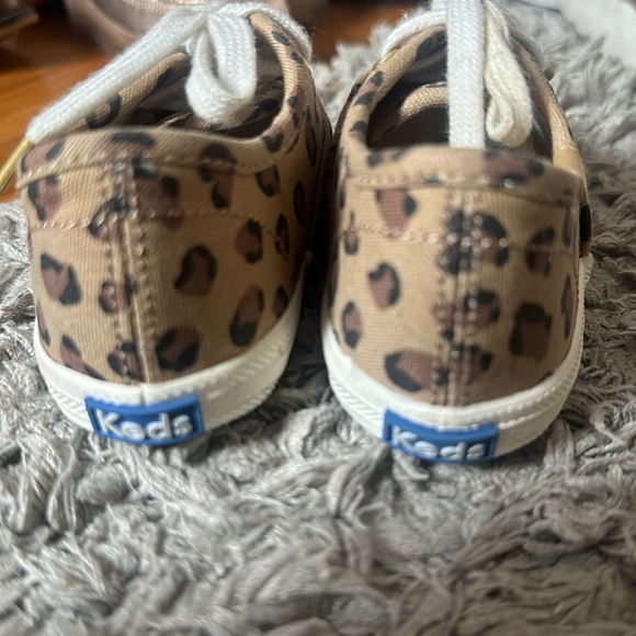 NWOB Animal Print Keds Crib Shoe.  Never worn! - Picture 5 of 5